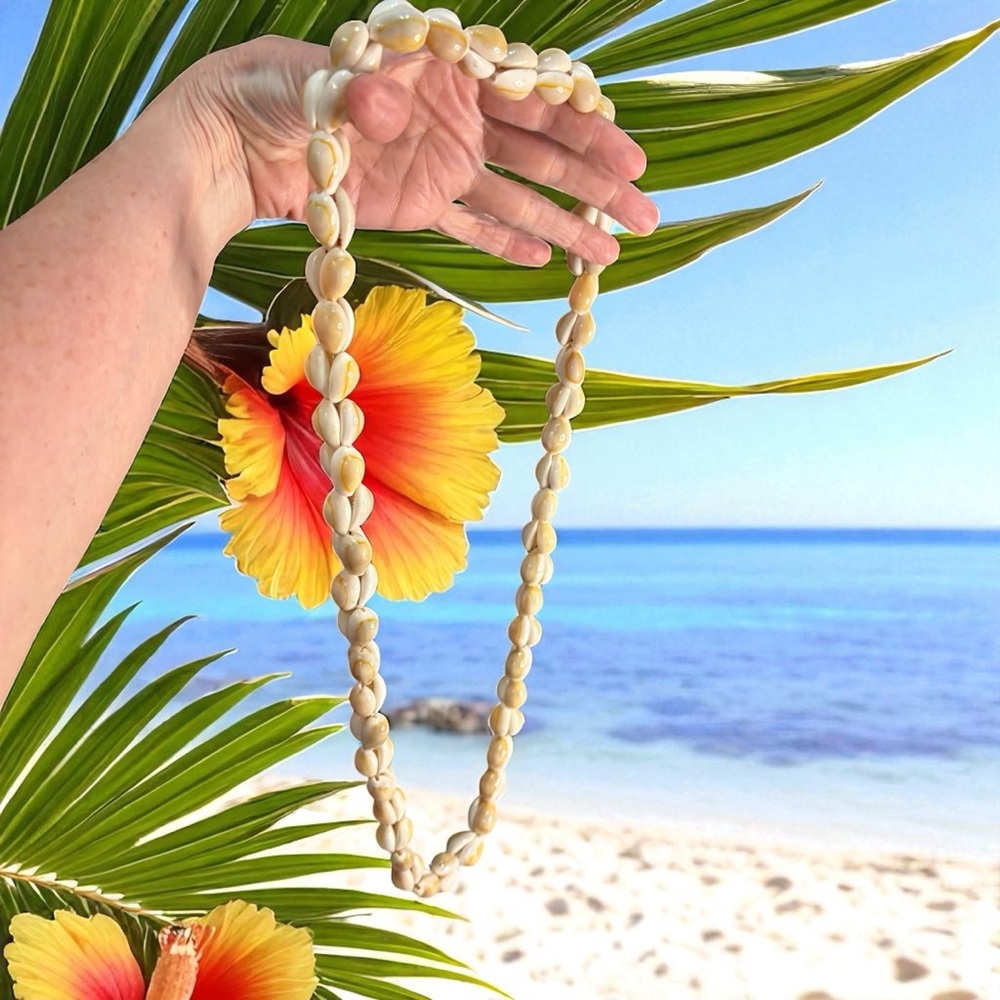 Vintage Genuine String Cowrie Sea Shell Lei Necklace 34” Long Polished Hawaiian